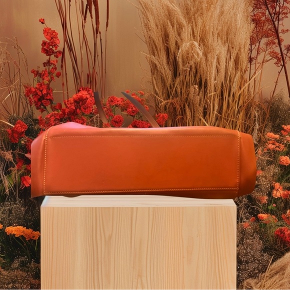 Longchamp Leather Shoulder Bag! 15”X9.5”x4” - Picture 5 of 5